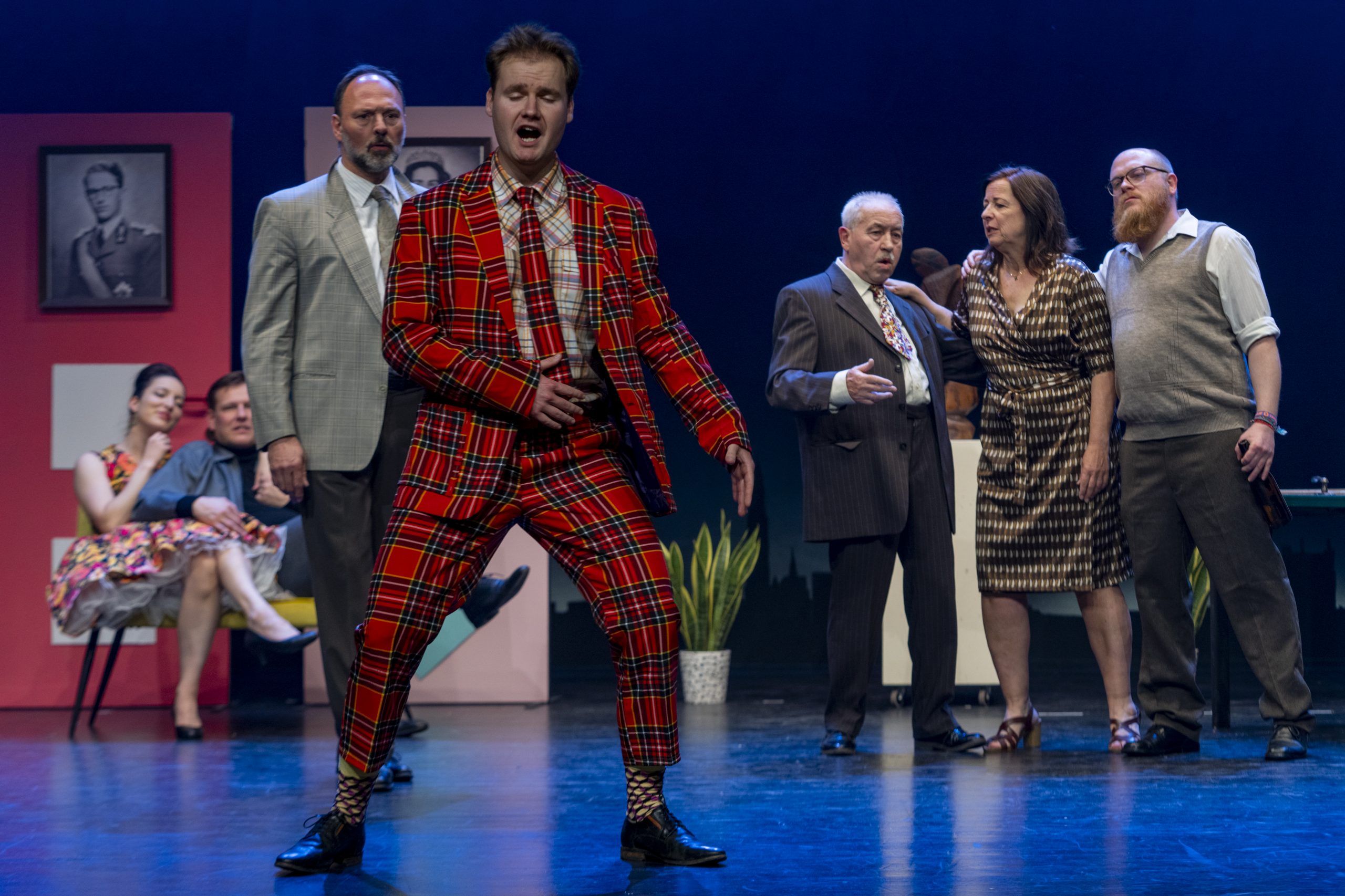 Eerste foto’s van ‘Ene gast, 2 bazen’